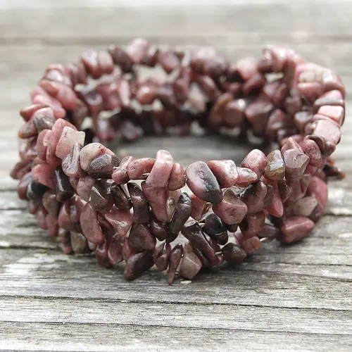 Rhodonite Meaning and Properties | Beadage