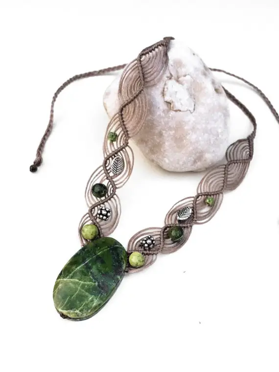 Green Jade Macrame Necklace, Harmonized Green Tones And Soft Wavy Macrame Art. Natural Stones Necklace, Boho, Oval Jade, Handmade, Gift Idea