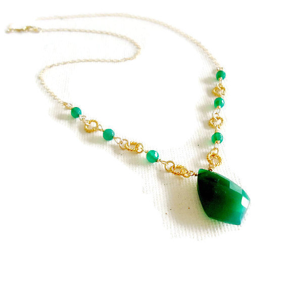 Green Necklace - Onyx Gemstone - Statement Jewellery - Gold Jewelry - Dangle - Pendant - Drop Chain Fancy