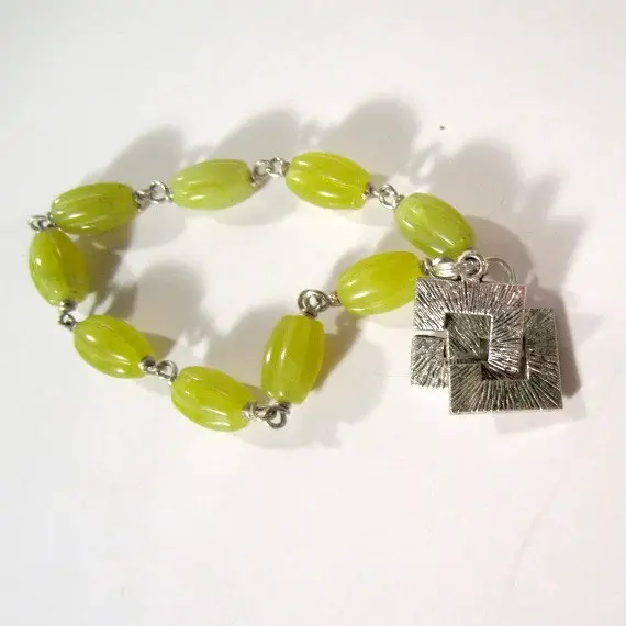 Olive Green Bracelet - Jade Jewelry - Natural Gemstone Jewellery - Fashion - Wire Wrapped - Everyday - Silver Br-125