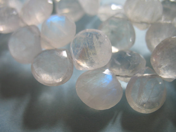 6 Pcs / Moonstone Briolettes Heart Bead, 8-9 Mm Rainbow Moonstone, Luxe Aaa, Faceted, Lots Blue Flashes / Bridal  Bridal June Birthstone 89