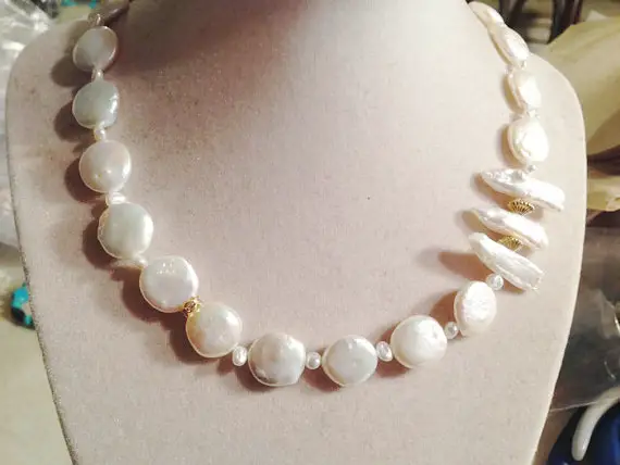 Pearl Necklace - Gold Jewelry - White Gemstone Jewellery - Wedding - Luxe - Elegant - Beaded