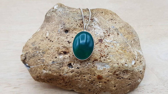 Simple Oval Green Onyx Pendant. Sterling Silver Necklaces For Women. December Birthstone. Reiki Jewelry. 7th Anniversary Gemstone. 18x13mm