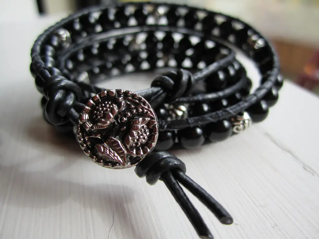 How to Make Leather Wrap Bracelets with Illustrated Tutorial 