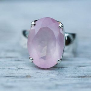 Shop Rose Quartz Jewelry! Rose Quartz Ring size 4 – 9 – Rose Quartz Ring – Oval Cut Rose Quartz Ring – Rose Quartz Ring – Sterling Silver Rose Quartz Ring Size 4-9 | Natural genuine Rose Quartz jewelry. Buy crystal jewelry, handmade handcrafted artisan jewelry for women.  Unique handmade gift ideas. #jewelry #beadedjewelry #beadedjewelry #gift #shopping #handmadejewelry #fashion #style #product #jewelry #affiliate #ad
