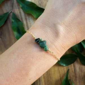 Shop Dainty Jewelry! Emerald bead bar crystal bracelet in bronze, silver, gold or rose gold – 6" chain with 2" adjustable extender – May birthstone | Natural genuine Gemstone jewelry. Buy crystal jewelry, handmade handcrafted artisan jewelry for women.  Unique handmade gift ideas. #jewelry #beadedjewelry #beadedjewelry #gift #shopping #handmadejewelry #fashion #style #product #jewelry #affiliate #ad
