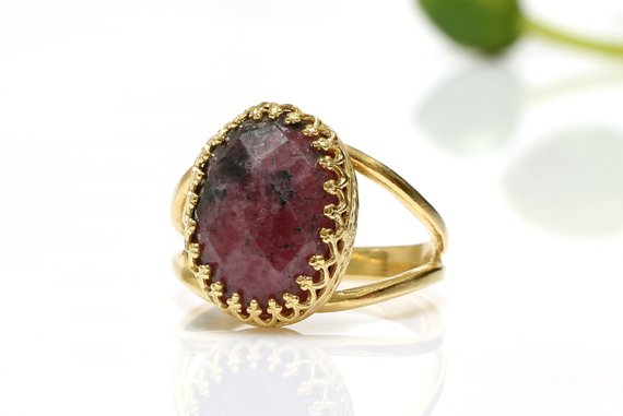 Pink Rhodonite Ring · Faceted Oval Cut Ring · 14k Solid Gold Ring · Gemstone Ring · Gift Ideas Jewelry · Engraved Ring