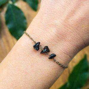 Black onyx bracelets for women. Black beaded bracelets. Simple bracelets. Bohemian bracelet. Black onyx bracelet. July birthstone bracelet | Natural genuine Array bracelets. Buy crystal jewelry, handmade handcrafted artisan jewelry for women.  Unique handmade gift ideas. #jewelry #beadedbracelets #beadedjewelry #gift #shopping #handmadejewelry #fashion #style #product #bracelets #affiliate #ad