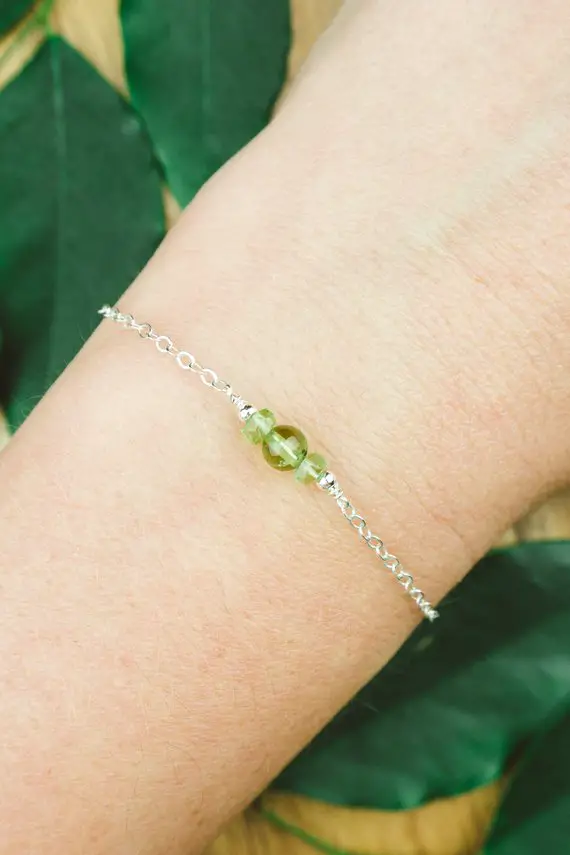 Green Peridot Bracelet. Peridot Bracelet. Handmade Jewelry Gift For Her. Green Gemstone Bracelet. August Birthstone Crystal Bracelet.
