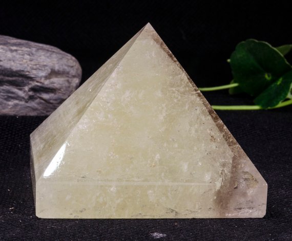 Clear Citrine Quartz Pyramid/citrine Pyramid/decoration/energy Stone Ornaments/healing Stone/meditation/crystal Pyramid-84*70mm-568g