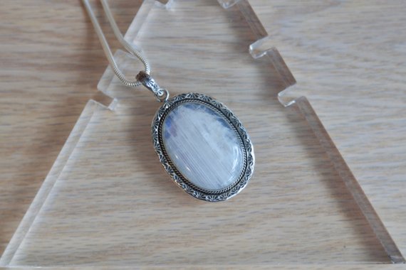 Moonstone Oval Pendant // Moonstone Pendant // Moonstone Necklace // Oval // Sterling Silver // Rainbow Moonstone // Genuine Moonstone