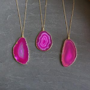 Geode Necklace / Agate Necklace / Pink Agate  / Druzy Necklace / Druzy Pendant / Agate Jewelry | Natural genuine Agate pendants. Buy crystal jewelry, handmade handcrafted artisan jewelry for women.  Unique handmade gift ideas. #jewelry #beadedpendants #beadedjewelry #gift #shopping #handmadejewelry #fashion #style #product #pendants #affiliate #ad