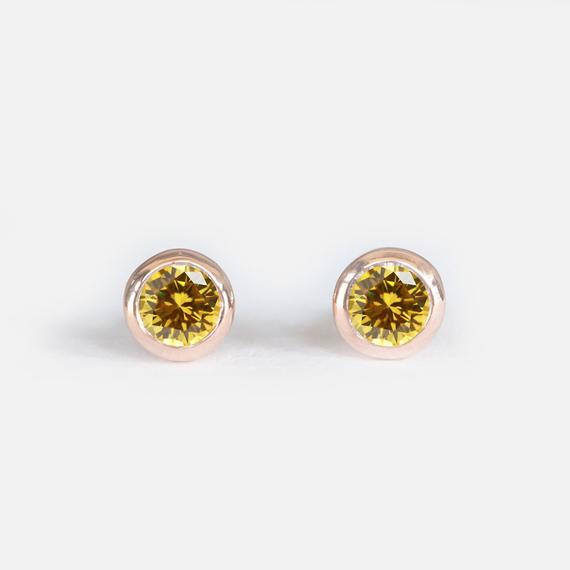 Sapphire Earrings, Yellow Sapphire Earrings, Natural Gemstone Earrings, Stud Earrings, Solid Gold Earrings, 4mm Stud Earring, Bezel Earrings