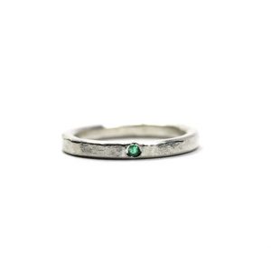 Delicate Silver Genuine Emerald Wedding Ring Hammered Texture Green May Birthstone Minimalistic Narrow Bridal Band Subtle Zen – Beryl Dab | Natural genuine Gemstone jewelry. Buy handcrafted artisan wedding jewelry.  Unique handmade bridal jewelry gift ideas. #jewelry #beadedjewelry #gift #crystaljewelry #shopping #handmadejewelry #wedding #bridal #jewelry #affiliate #ad