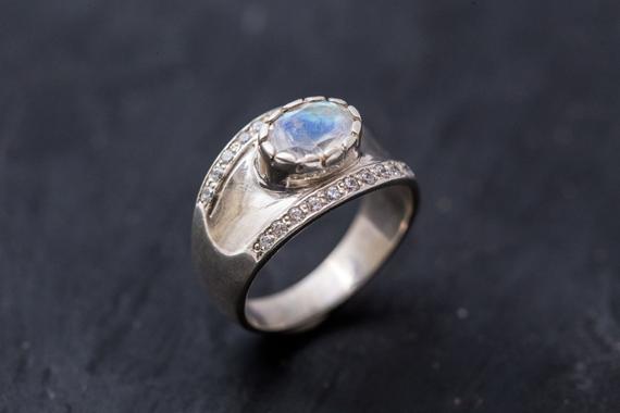 Moonstone Ring, Natural Moonstone, June Birthstone, Antique Ring, Rainbow Moonstone, Solid Silver Ring, June Ring, Moonstone, Signet Style