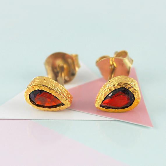 Gold Garnet Stud Earrings Teardrop Earrings January Birthstone Earrings Gold Dainty Earrings Set Garnet Studs Gemstone Stud Earrings