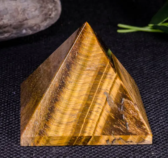 Natural Tiger Eye Pyramid/crystal Pyramid/decoration/energy Stone Ornaments/healing Stone/meditation/chakra/reiki/-65*53 Mm-235g#5126