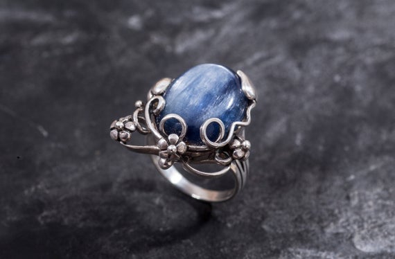 Kyanite Ring, Blue Kyanite, Natural Kyanite, Flowers Ring, Blue Kyanite Ring, Large Stone Ring, Large Kyanite, Vintage Ring, Silver Ring