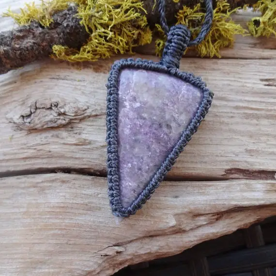Lepidolite Pendant Necklace, Anti-stress Anxiety Stone Pendant, Healing Jewelry, Purple Gemstone Macrame Pendant, Handmade Jewelry Gift