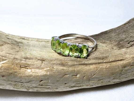 10k White Gold Natural Peridot (2.6 Ct) Ring, Appraised 1,300 Cad