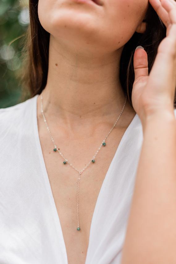 Green Emerald Gemstone Wedding Lariat Necklace. Dainty Emerald Y Necklace. Tiny Natural Emerald Bridal Necklace. May Birthstone Lariat Gift.