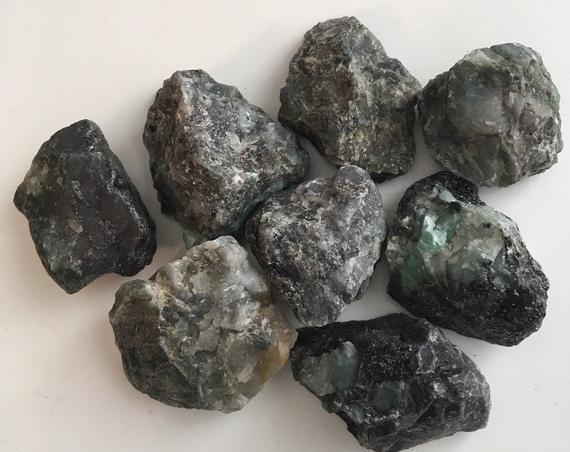 Emerald Natural Stone, Inspiration Stone, Raw,healing Stone, Healing Crystal, Chakra Stone, Spiritual Stone