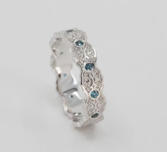 Alexandrite Ring, Alexandrite Wedding Band, Gold Wedding Band Alexandrites, Birthstone Wedding Ring, Alexandrites Ring,alexandrite