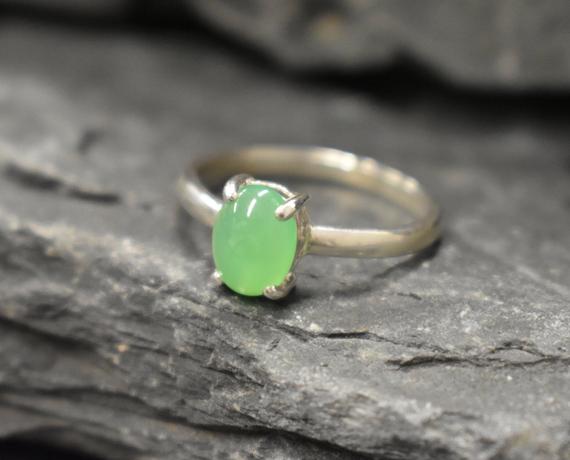 Chrysoprase Ring, Natural Chrysoprase, May Birthstone, Green Dainty Ring, Light Green Ring, Vintage Ring, Solitaire Ring, Solid Silver Ring