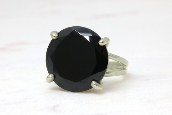 Silver Black Onyx Ring · Custom Rings · Gemstone Ring · Black Ring · Silver Ring · Vintage Ring · Round Cocktail Ring