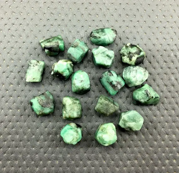10 Pieces Emerald 16-18 Mm Green Rough, Loose Rough Gemstone Emerald,raw Emerald Crystal Gemstone,loose Rough, Emerald Rough Lot Wholesale