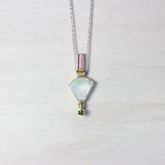 Multistone Scepter Necklace Mother Of Pearl Raw Pink Faceted Green Tourmaline Silver 14k Yellow Gold Primitive Geometric - Schimmerzepter
