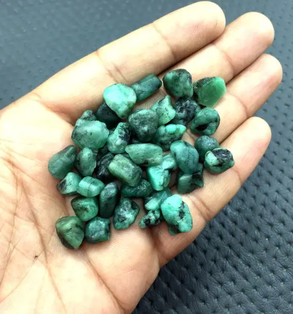 Natural Emerald 8-10 Mm Rough,25 Pieces May Birthstone Green Emerald Rough,gemstone Rough,making Emerald Jewelry Rough Wholesale Emerald Raw