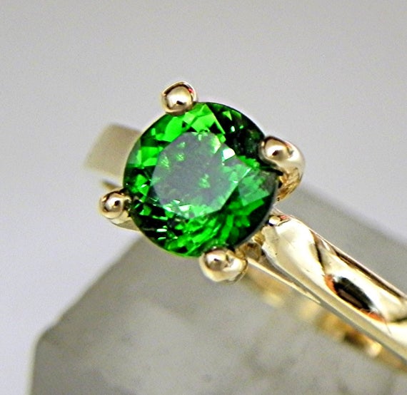 Aaaa Natural Chrome Green Tourmaline Round Untreated   6.5mm  1.05 Carats   Solitaire 14k And 18k Yellow Gold Ring. 1601