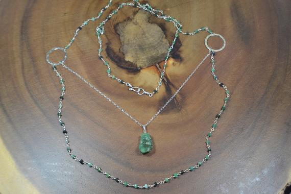 Raw Emerald Necklace In Sterling Silver // May Birthstone // Bohochic Emerald // Layered Necklace // Emerald Anniversary // Crystal Necklace
