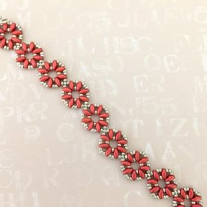 Shop Jewelry Making Tutorials! Chain Link Bracelet Beading Tutorial, Superduo tutorial, beading pattern | Shop jewelry making and beading supplies, tools & findings for DIY jewelry making and crafts. #jewelrymaking #diyjewelry #jewelrycrafts #jewelrysupplies #beading #affiliate #ad