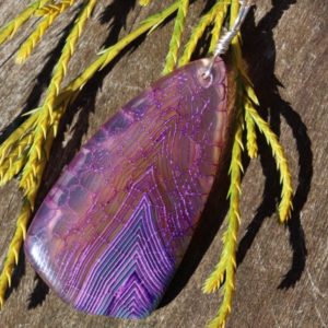 Dragons Vien Fire Agate Healing Stone Necklace! Dragons Vien Fire Agate Healing Stone Necklace!