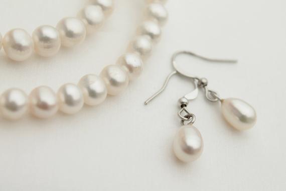 White Pearl Earrings / Wedding Jewelry / Pure White Natural Pearl / Bridal Bridesmaids / Gift For Her / June Birthstone