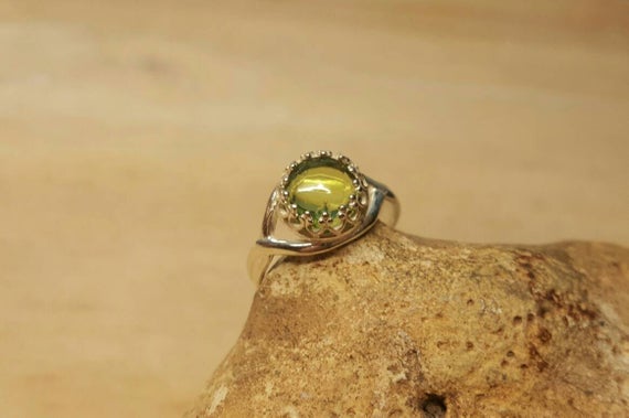 Peridot Ring. Reiki Jewelry Uk. Green Gemstone Ring. August Birthstone Ring. Adjustable Ring. 8mm Stone. 925 Sterling Silver Rings For Women
