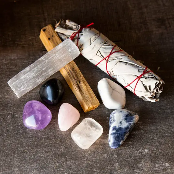 Rest & Relaxation Healing Crystals Kit - Healing Stones Set - 6 Tumbled Stones, Palo Santo, California White Sage And Selenite Stick