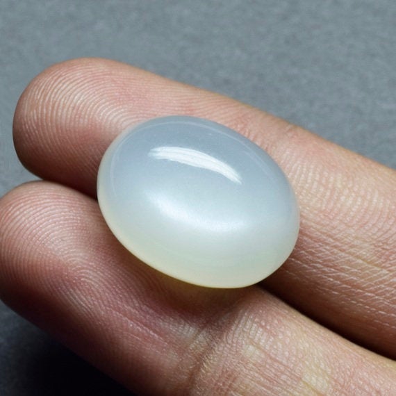 13.66 Cts Natural White Moonstone 18x13x7.7 Mm Cabochon Oval Loose Gemstone - 100% Natural White Moonstone Gemstone - Mswht-1062