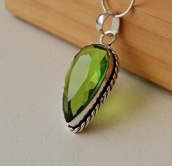 Natural Peridot Pendant, Peridot Jewelry, Green Gemstones, Peridot Necklace, Choose Your Pendant, Gift Ideas For Her, Crystal Jewelry, Love