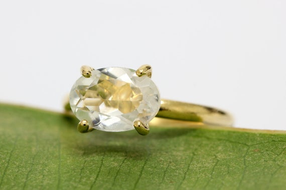 18k Oval Ring · Gold Prong Setting Ring · Crystal Quartz Ring · Solid Gold Ring · Gemstone Ring · Cocktail Ring · Vintage Ring · Clear Ring
