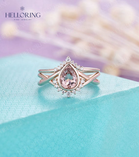 Art Deco Pear Shaped Morganite Rose Gold Engagement Ring Set Curved Diamond Moissanite Wedding Ring Twist Band Bridal Set Anniversary Ring