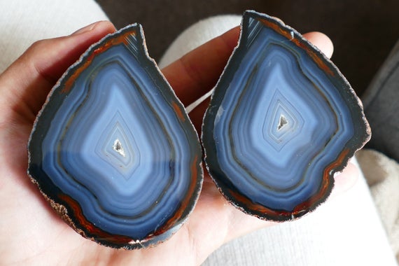 Pair Of Natural Agate Geode Halves 573 - Complete Geode - Whole Solid Crystal Geodes