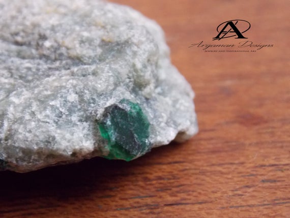 Emerald , Natural Organic Raw Green Crystal Emerald Gemstones  , Collectibles Semi-precious Gems , Gems , Organic Raw Semi-precious Gems