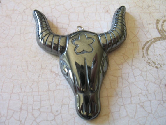 Longhorn Head Pendant, Longhorn Cow Head Pendant, Longhorn Cow Skull, Longhorn Bull Head, Hematite Long Horn Cow Skull Pendant, Ap Ap80.1 H