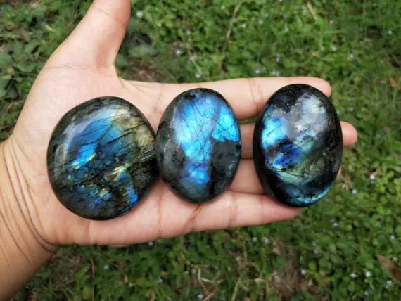 Flashy Labradorite Palm Stone Healing Crystals