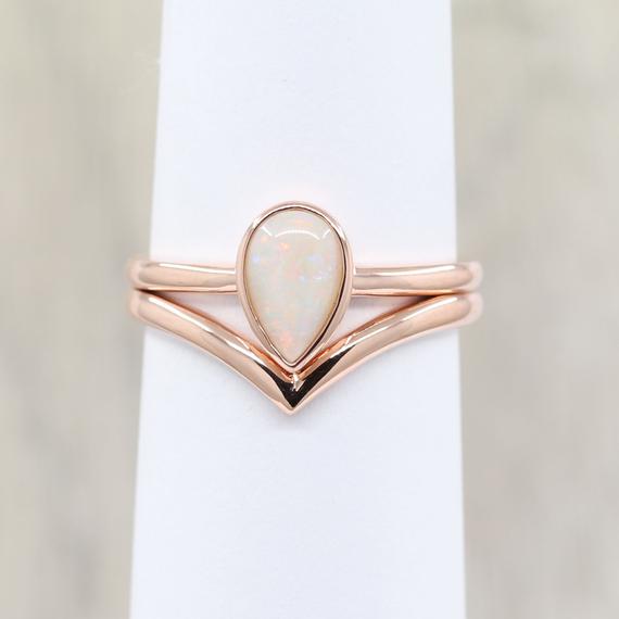 14k Pear Opal Band Ring Set / Pear Opal Engagement Ring / Simple Bridal Ring Set / Chevron Wedding Band / Yellow Gold / Anniversary Ring