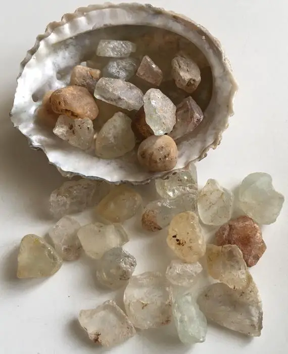 Topaz Natural Raw Stone,tiny Crystals,healing Stone, Healing Crystal,chakra Stones, Spiritual Stone