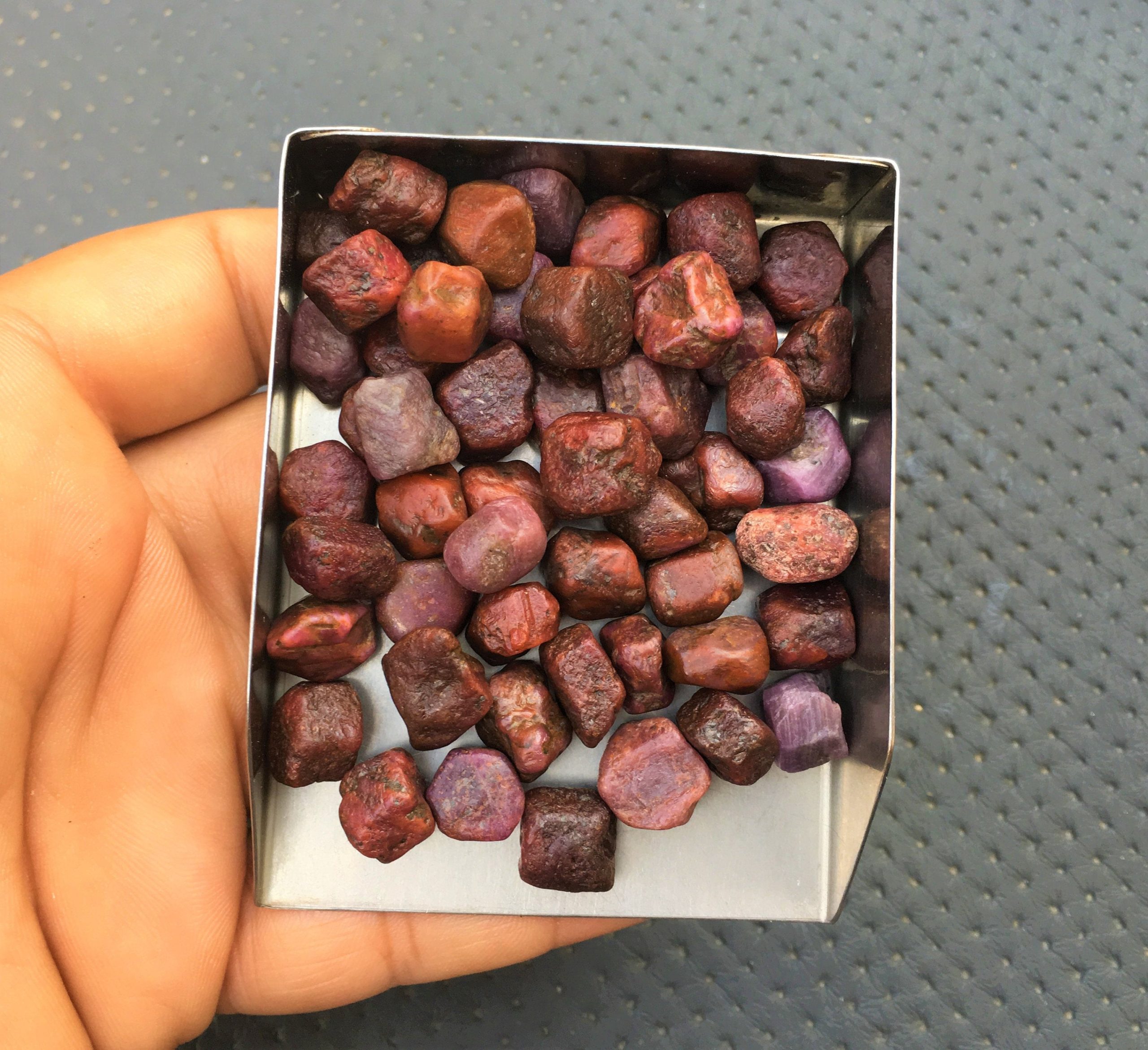 25 Pieces Natural Ruby Gemstone Rough,size 10-12 Mm Ruby ,ruby Rough,jewelry Raw Gemstone Loose Ruby Rough, Star Ruby Crystal Ruby Wholesale